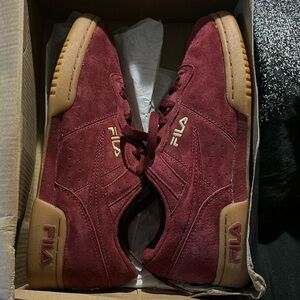 Fila’s maroon with brown bottom size 6.5